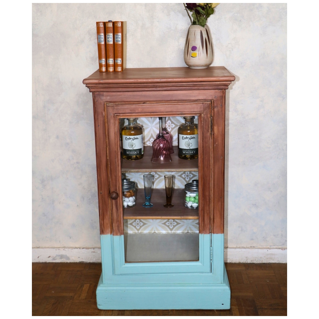 Vitrine en bois des années 50 - bois et bleu ciel